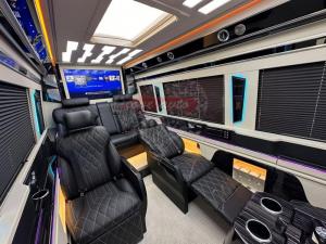 Прокат Mercedes-Sprinter VIP  (с перегородкой) черный спринтер на свадьбу 4