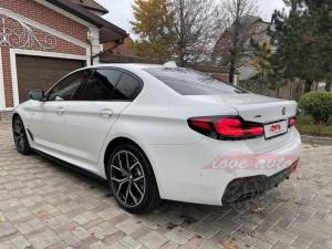 Прокат BMW 5 VII G30/G31  (Белый БМВ 5 2021г) на свадьбу 1
