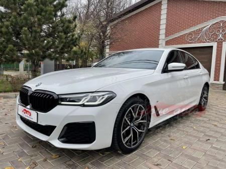 Прокат BMW 5 VII G30/G31  (Белый БМВ 5 2021г) на свадьбу