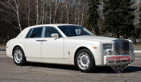 Прокат Rolls-Royce Phantom (Белый Роллс-Ройс Фантом) на свадьбу